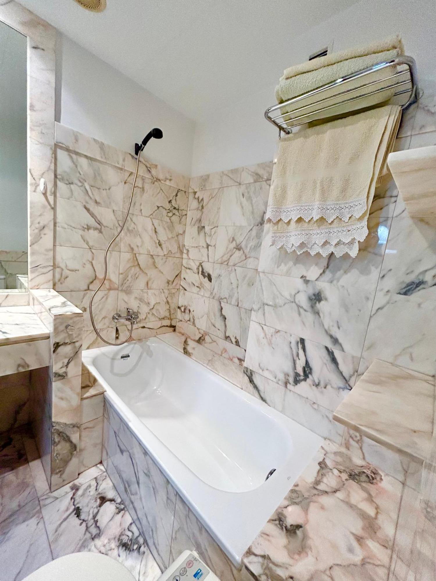 Vivienda Rectorado 2 Apartment Salamanca Ngoại thất bức ảnh